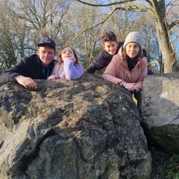 Babysitting job in Aldershot: babysitting job Warren