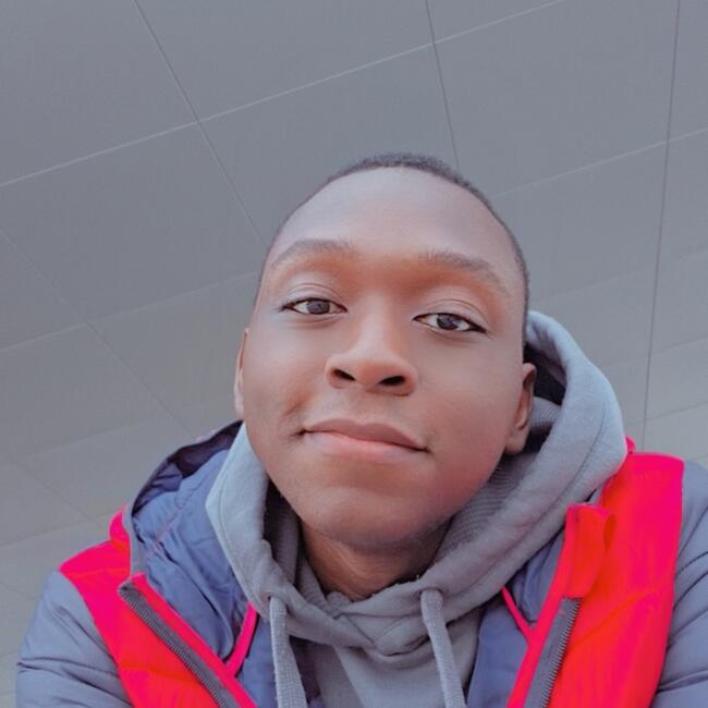 Babysitter in Waterloo: Junior Claude