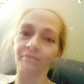 Babysitting job in Oshawa: babysitting job Cristal