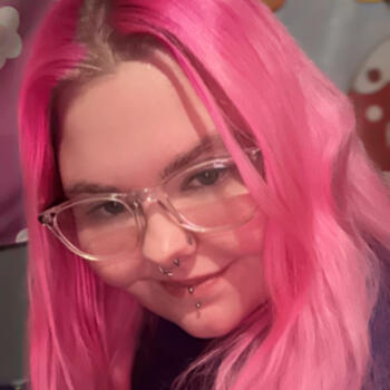 Babysitter in Milton Keynes: Jade