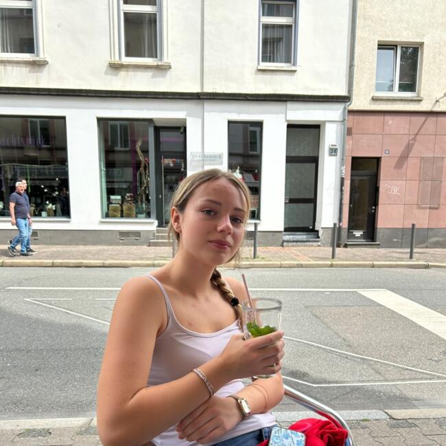 Babysitter in Vufflens-la-Ville: Jeanne