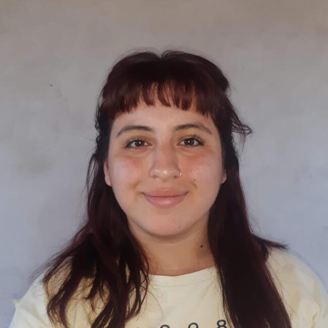 Babysitter in San Juan Bautista: Mia