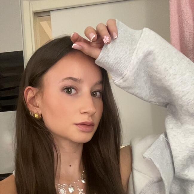 Babysitter in Nice: Valentine