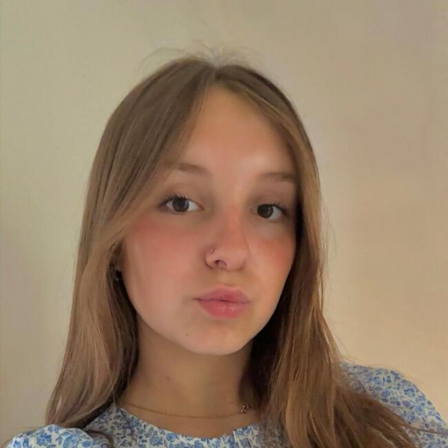 Babysitter in Erquelinnes: Alessa
