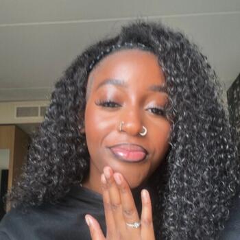 Babysitter in Galway: Queen