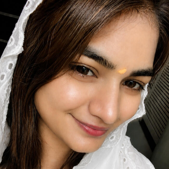 Babysitter in Delhi: Navya
