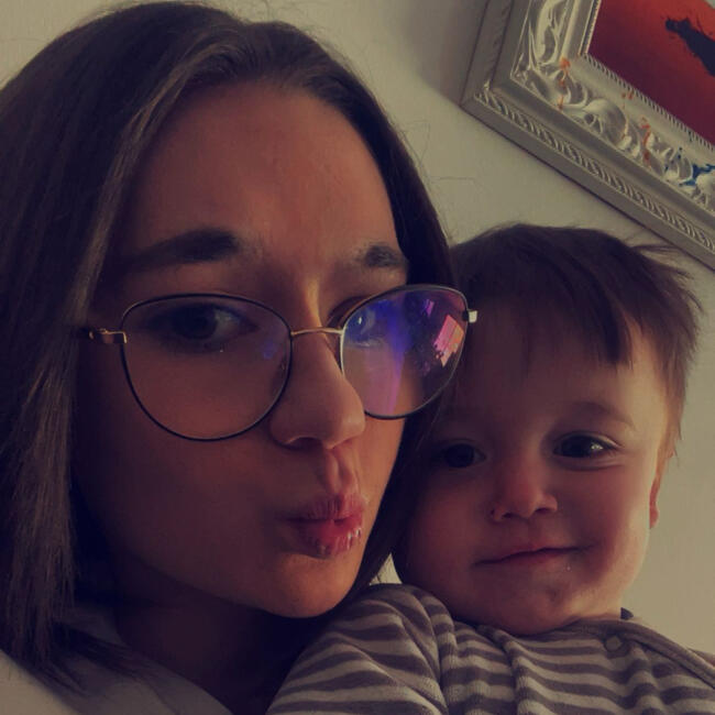Babysitter in Divion: Madison