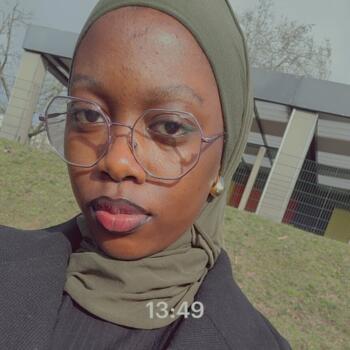 Babysitter in Le Mans: Aisha