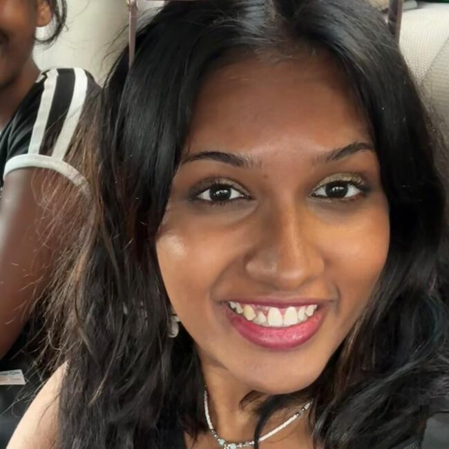 Babysitter in Singapore: Rukshini