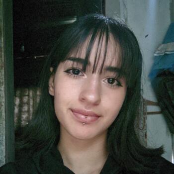 Babysitter in Centenário do Sul: Mariane Lara