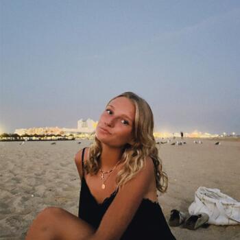 Babysitter in Ixelles: Louise