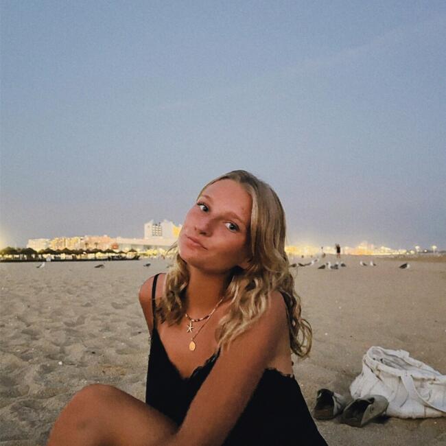 Babysitter in Ixelles: Louise