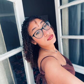 Babá em Jandira: Aline