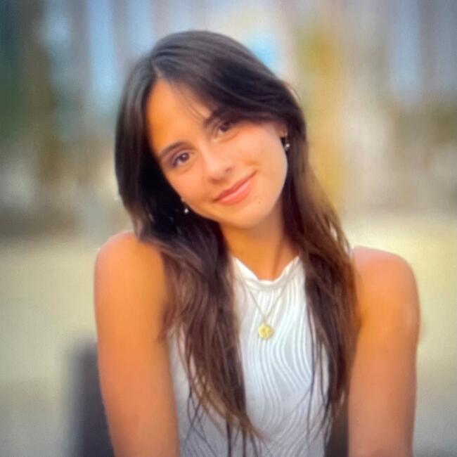 Babysitter in Saint-Martin-d'Hères: Elise