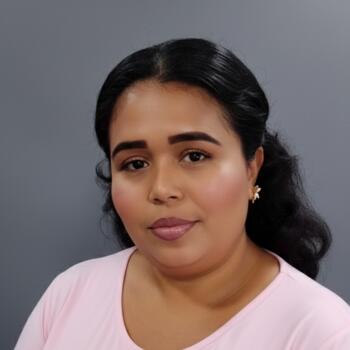 Babysitter in Burunga: Esmeralda