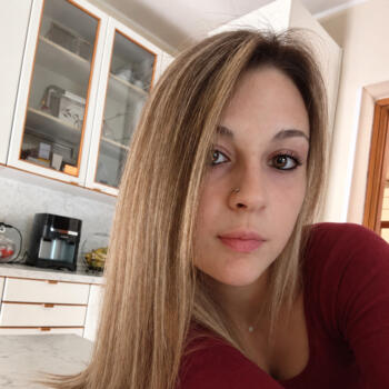 Babysitter in Erbezzo: Nicole