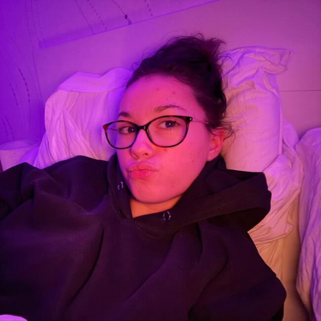 Babysitter in Vaux-le-Pénil: Delphine