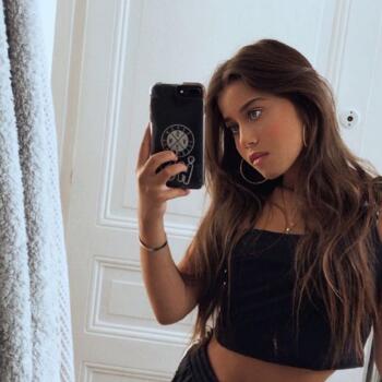 Baby-sitter in Saint-Cloud: Chely