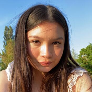Baby-sitter in Châteauroux: Mia