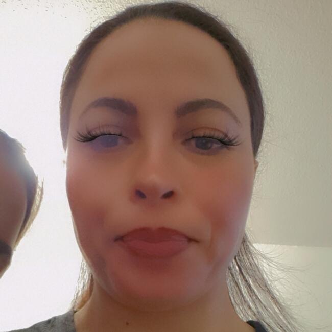 Childminder in Saint-Martin-d'Hères: Zakia