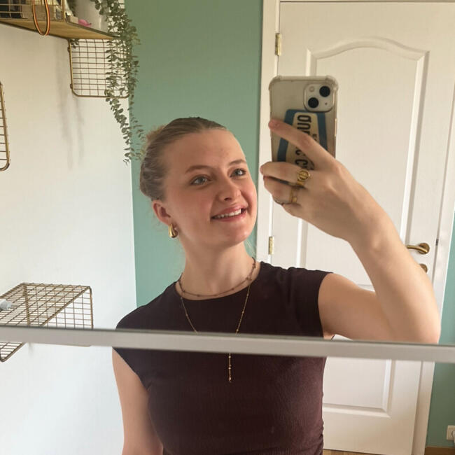 Babysitter in Thuin: Nora