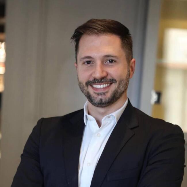 Lavoro per babysitter a Selargius: Maurizio Nicola