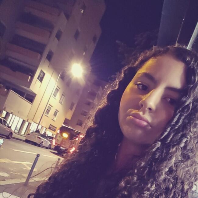 Babysitter in Villeurbanne: Jenna