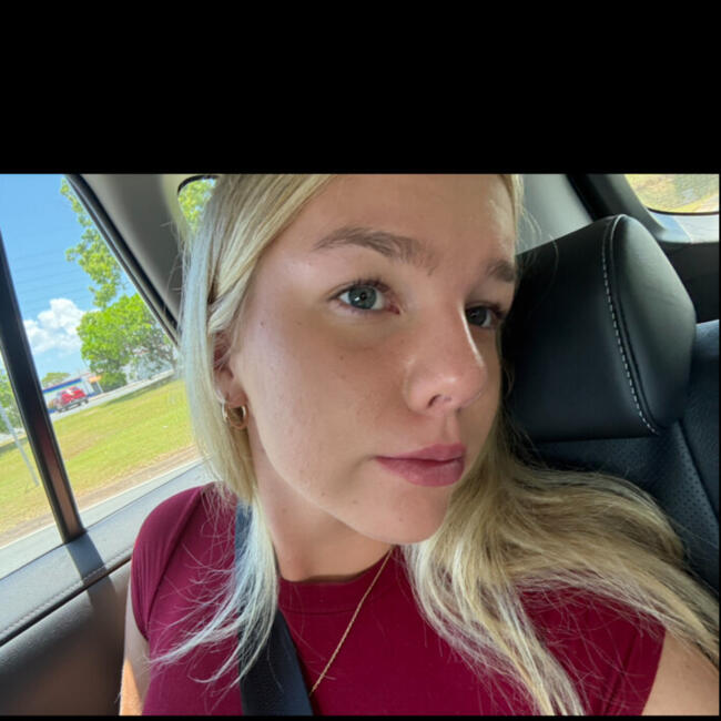 Babysitter in Gold Coast: Caitlin Orth