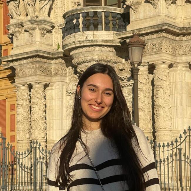 Babysitter em Guimarães: Maria