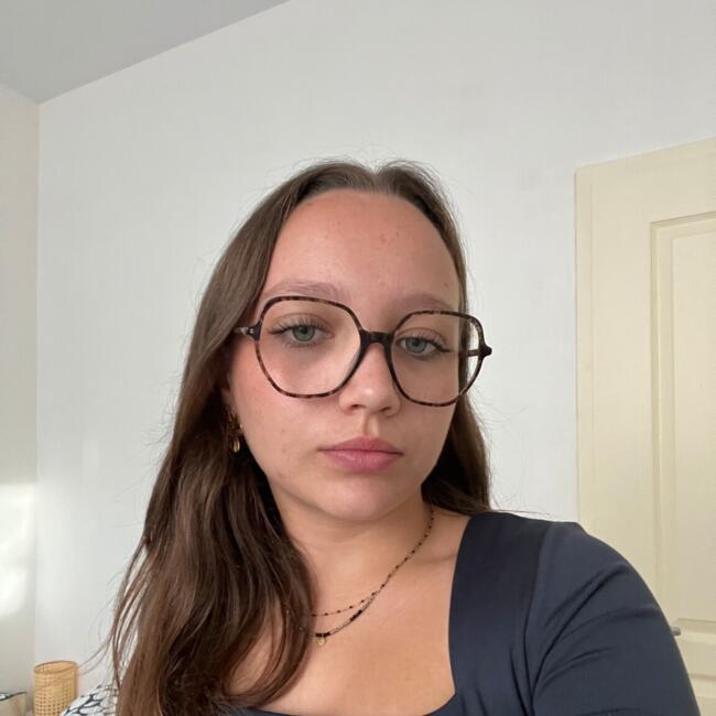 Babysitter in Angers: Emmy