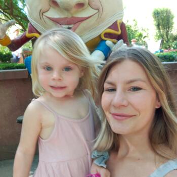 Babysitting job in Cessnock: babysitting job Stephanie