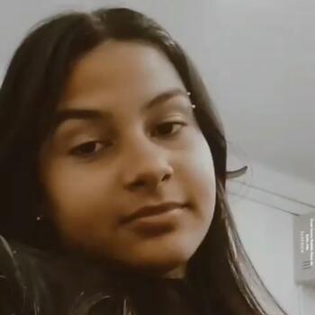 Babá em Guarujá: Giovana