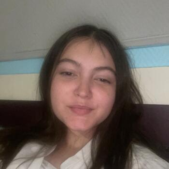 Babysitter in Pouillenay: Alicia