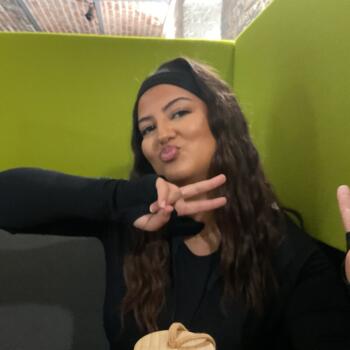 Baby-sitter Saint-Thibault: Shaina