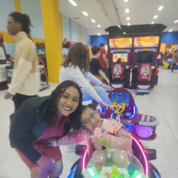 Emprego de babá em Tubarão: emprego de babá Jenny