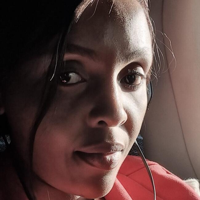 مربية أطفال في الدوحة: Lyn