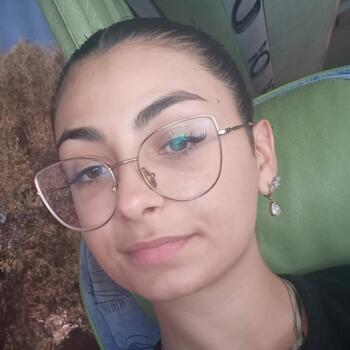 Babysitter in Pátrai: Σουζάνα