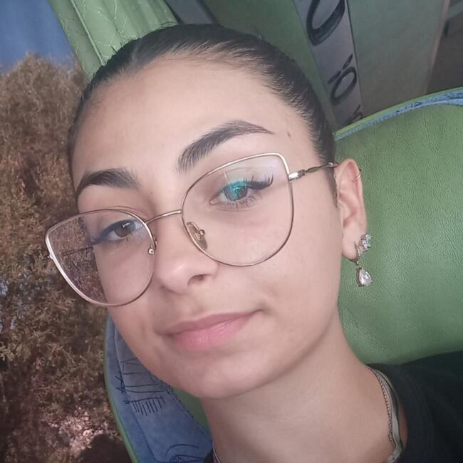 Babysitter in Pátrai: Σουζάνα