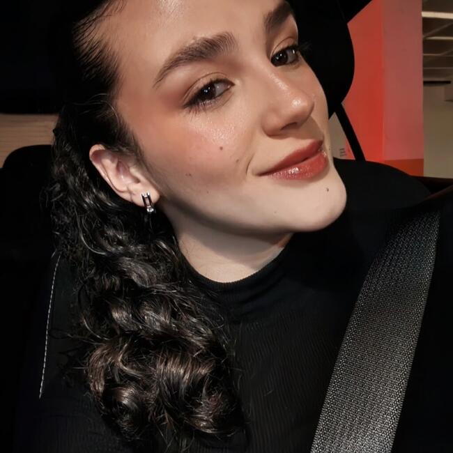 Babá em Maringá: Mariana