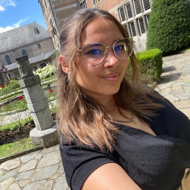 Babysitter in Jumet: Zoë