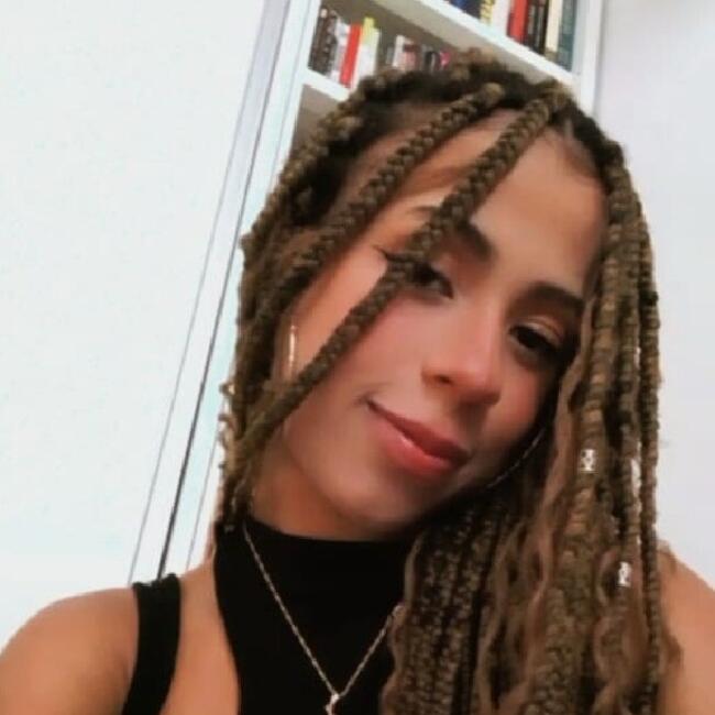 Babá em Cotia: Biatriz