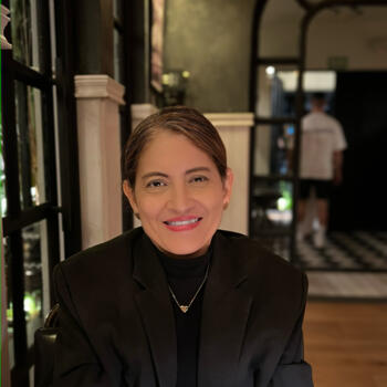 Niñera Panamá: Mercedes