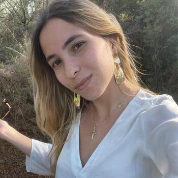 Babysitter in Seville: Virginia