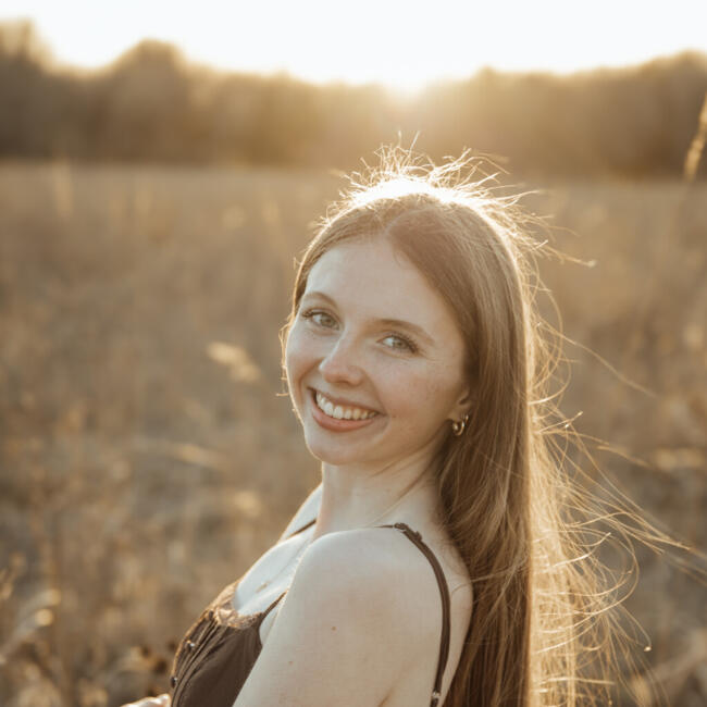 Babysitter in Lawrence: Lillian