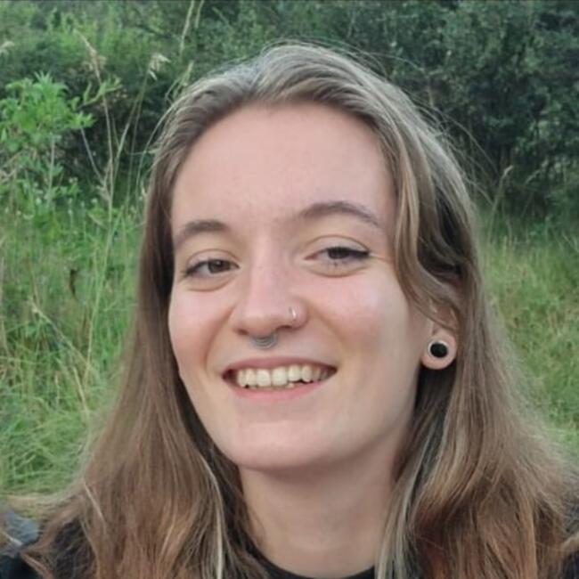 Babysitter in Clermont-Ferrand: Julie