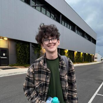 Babysitter in Ballarat: Oliver