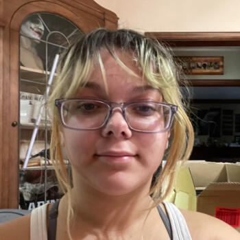 Babysitter in Youngstown: Cadence
