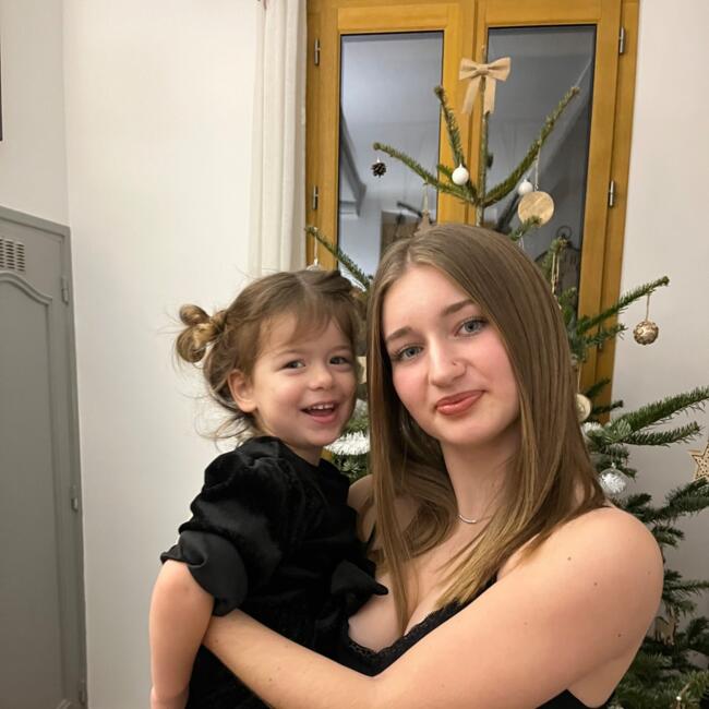 Babysitter in Hyères: Alliah