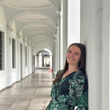 Babysitter in Champs-sur-Marne: Amélie