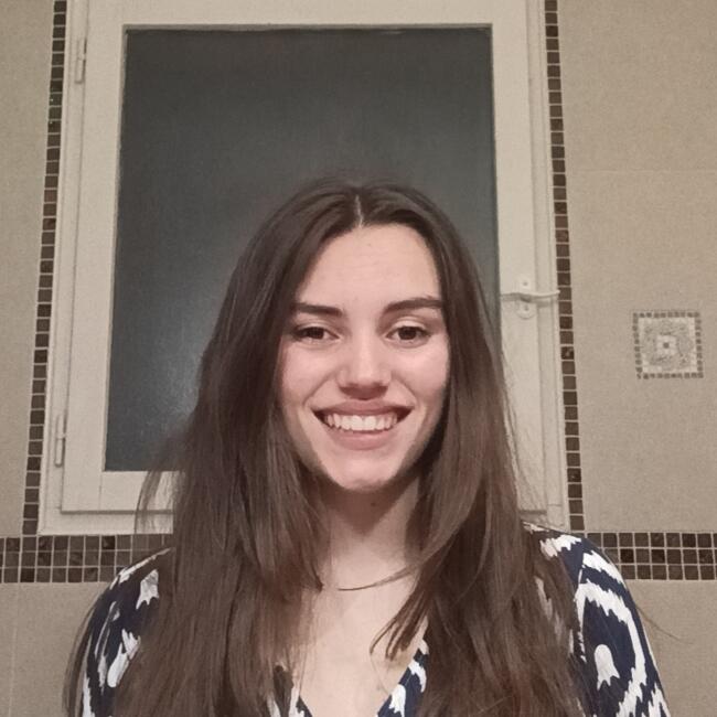 Babysitter in Saint-Laurent-d'Agny: Chiara